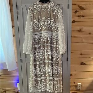 Ivy City Co Sicily White Long Sleeve Dress